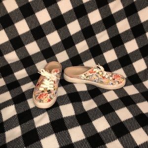 Liz Claiborne slip on shoes